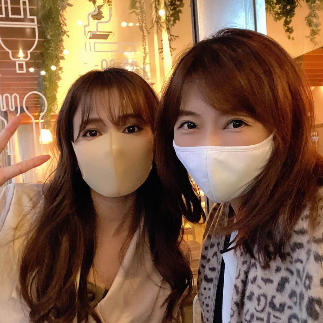 高村凛のインスタグラム：「かおりちゃんとインスタライブの打ち合わせ💕  いつ見ても可愛い😄❤️💕 @kaori__dayoo   #打ち合わせ #meeting」
