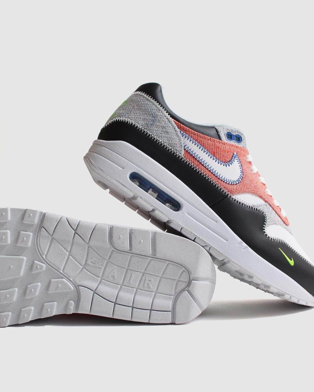 A+Sのインスタグラム：「2020. 10. 22 (thu) in store﻿ ﻿ ■NIKE AIR MAX 1 NRG﻿ COLOR : WHITE/GAME ROYAL-BLACK-ELECTRIC GREEN﻿ SIZE : 26.0cm - 29.0cm﻿ PRICE : ¥15,500 (+TAX)﻿ ﻿ ヘリテージをアップデート。 ナイキ エア マックス 1は、1987年以降に君臨した伝説のスニーカーを一新。 ストリートファッションとスポーツを融合させ、オリジナルのランニングシューズと同じ軽量クッショニングとクラシックなシルエットを採用。リサイクル素材、新しいカラーと露出したステッチで大胆にアップデートを加えた一足です。﻿ ﻿ Updated heritage. The Nike Air Max 1 redesigns the legendary sneakers that have reigned since 1987. Combining street fashion and sports, it has the same lightweight cushioning and classic silhouette as the original running shoes. A pair of bold updates with recycled materials, new colors and exposed stitching.﻿ ﻿ #a_and_s﻿ #NIKE﻿ #NIKEAIRMAX﻿ #NIKEAIRMAX1﻿ #NIKEAIRMAX1NRG」