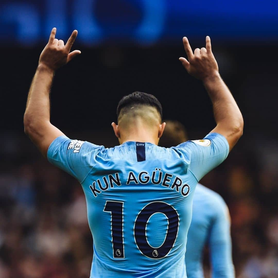 マンチェスター・シティFCさんのインスタグラム写真 - (マンチェスター・シティFCInstagram)「Hitting the Clarets for 5️⃣ #onthisday in 2018 🔥💪 #mancity」10月20日 18時00分 - mancity