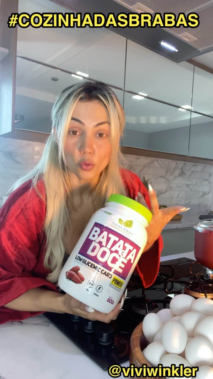 のインスタグラム：「Panqueca de batata doce em pó da @farmaforma 😅. Adoro essas praticidades da vida 🤪. . Uma vez por semana receitas para vcs. DEIXEM NOS COMENTÁRIOS O QUE QUEREM APRENDER A FAZER FIT 🤩  #celulitis #crema #entreinamiento #workout #usa #mexico #brazil #tratamiento #strong #stronger #muscle #bodybiulder #bodybuilding #squats #leg #legday」