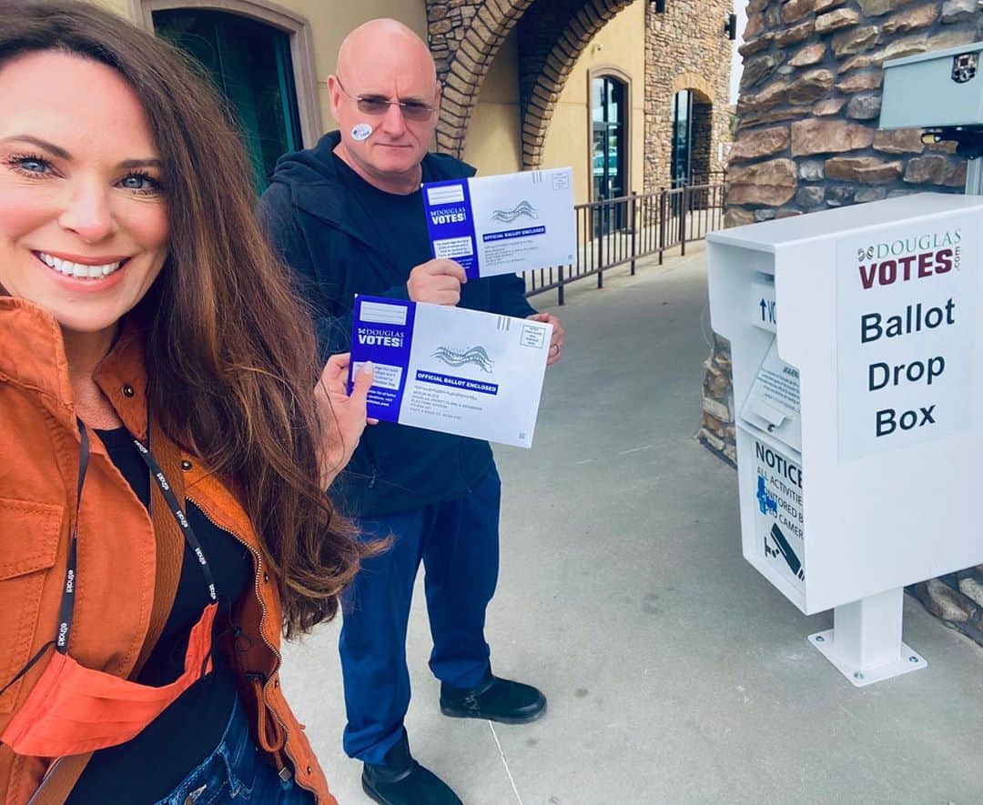 スコット・ケリーさんのインスタグラム写真 - (スコット・ケリーInstagram)「#Voted」10月21日 3時41分 - stationcdrkelly