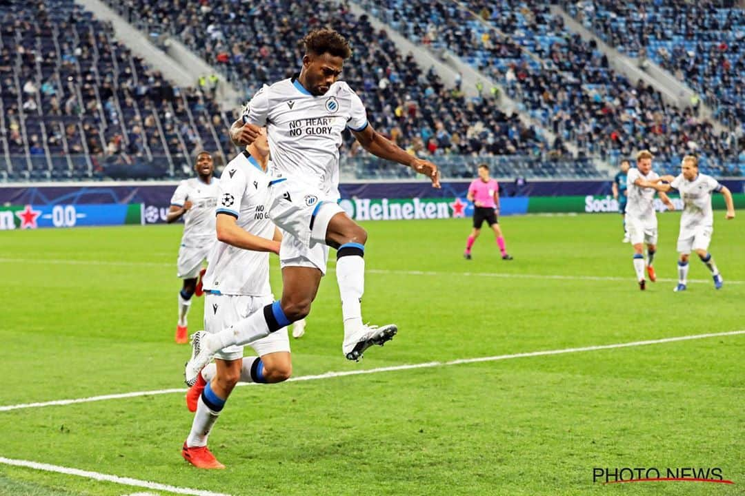 シモン・ミニョレさんのインスタグラム写真 - (シモン・ミニョレInstagram)「What a result boys 👏🏻👏🏻👏🏻💪🏻💪🏻💪🏻 @clubbrugge 💙🖤 #NoSweatNoGlory #BluvnGoan」10月21日 3時55分 - 22mignolet22