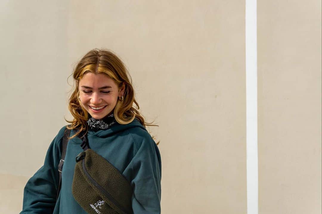 さんのインスタグラム写真 - (Instagram)「A classic skirt that is effortlessly versatile + a 90's style sweater made for all, all in one look. ⁠ ⁠ ⁠ Right⁠ [Top] TALECUT SWEAT Sand Beige⁠ [Skirt] BAKER SKIRT Heather Charcoal⁠ [Bag] BOA FLEECE TOTE⁠ ⁠ Left⁠ [Top] TALECUT PARKA Deep Forest⁠ [Pants] CORDUROY WOMEN'S TAPERED PANTS Charcoal⁠ [Bag] BOA FLEECE BODY-BAG⁠ .⁠ .⁠ .⁠ #gramicci #photography⁠ #indoorlifestyle #urbanexplorer ⁠#outdoorlifestyle #urbanexploration #urbanoutdoor #outdoorfashion #performance #fashion #stylish #model #gowiththeoriginal⁠ #climbing #nature #fashioninnature #streetwear #streetstyle」10月21日 4時00分 - gramicci