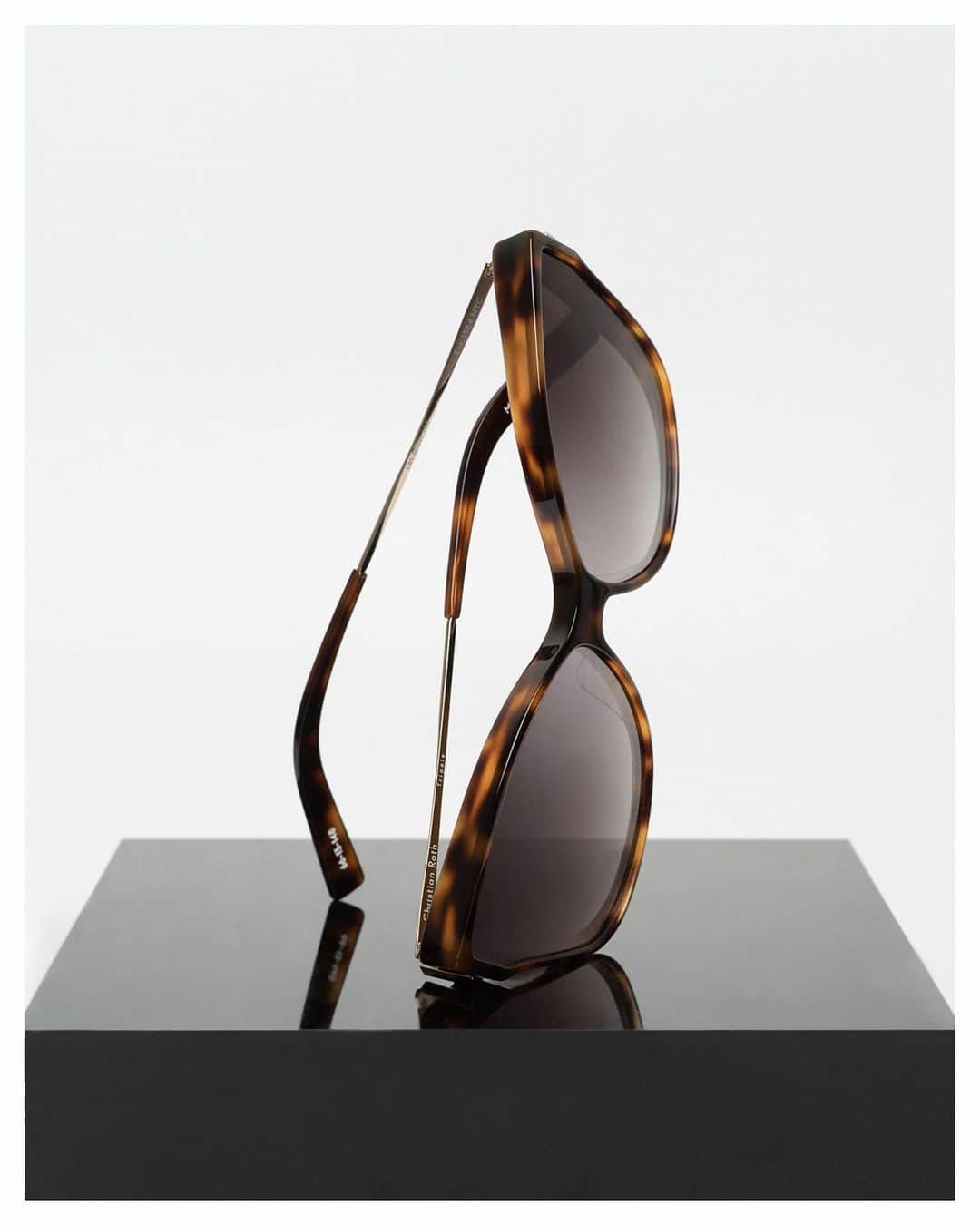 クリスチャンロスのインスタグラム：「Tripale by Christian Roth. . . . . #ChristianRoth #CReyewear #newvintage #eyewear #sunglasses」