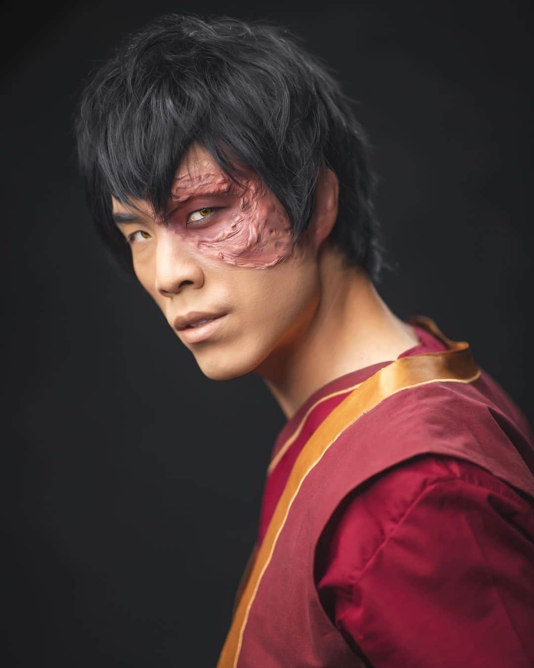 ユージン・リー・ヤンのインスタグラム：「Why am I so bad at being good? 🔥 #Zuko #Avatar #Halloween 🎃 Photos by @jdrenes  Makeup by @ariannachayleneblean  Costume by @kineticcosplay」