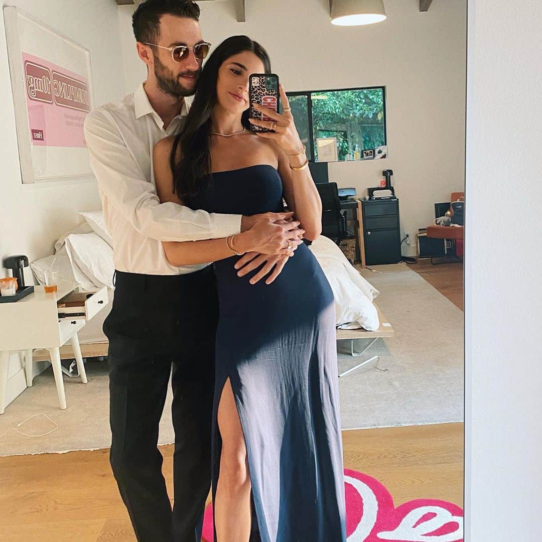 ローレン・ペルツのインスタグラム：「Alexa play “ lets get married” by Jagged Edge」