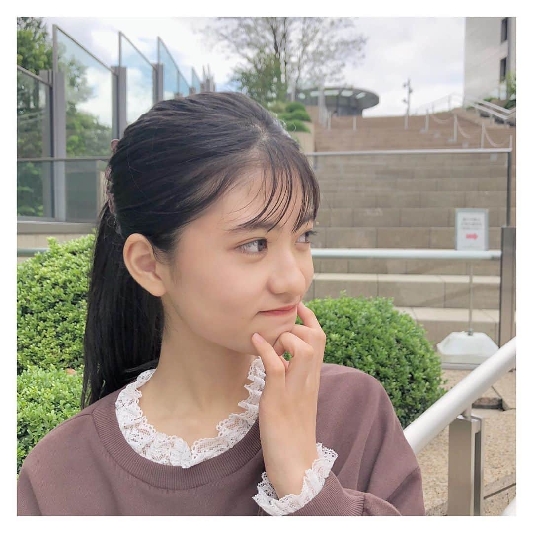 凛美さんのインスタグラム写真 - (凛美Instagram)「🐻🤎🐻﻿ ﻿ ・ ・ ・ ・ ・ ・﻿ ﻿ 思い出2個目✨﻿ 緑が綺麗だった🌱﻿ あ！この日はすっごく晴れてて﻿ お空も綺麗だったの！﻿ ﻿ ﻿ 明日載せるよ〜♡﻿ ﻿ ・ ・ ・ ・ ・ ・﻿ ﻿ ﻿ #思い出#おしゃんぽ#トップス#Honeys#シュシュ#lattice#モカ#カフェラテ#ラテコーデ#久しぶり#ナチュラルガーリー#ポニテ﻿」10月20日 19時53分 - rimi_kenon_official