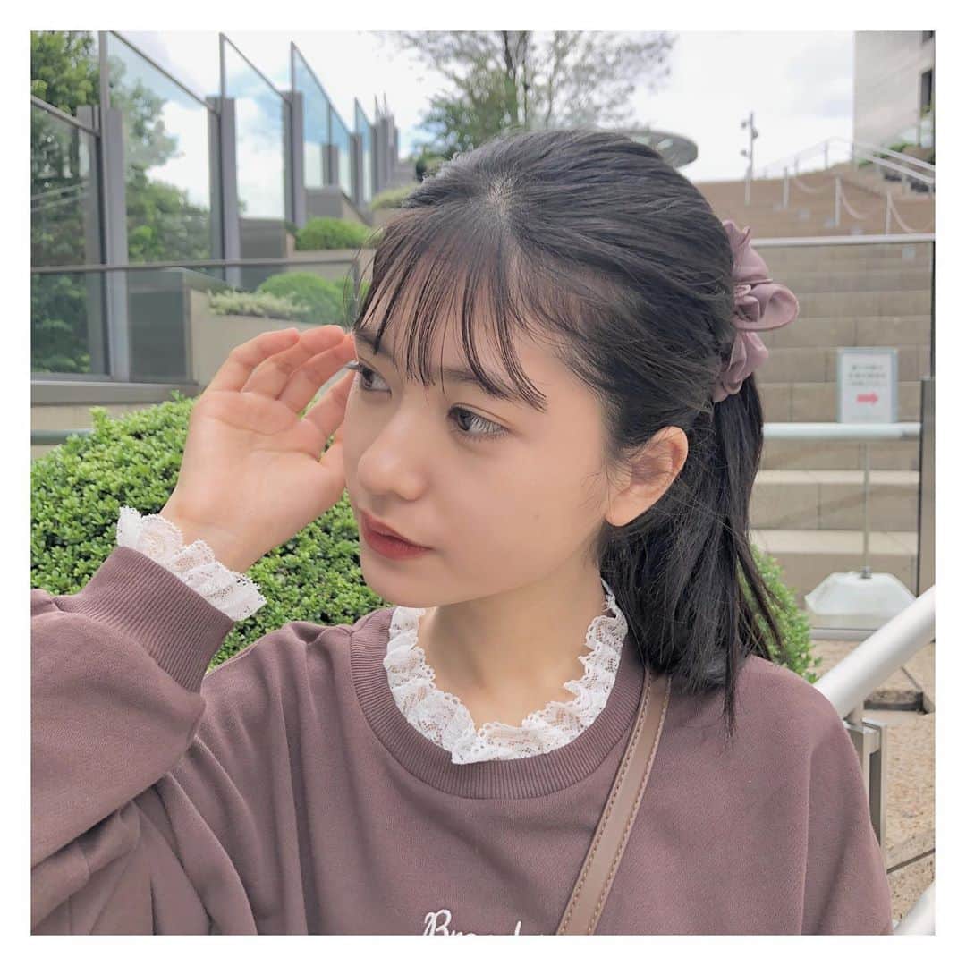 凛美さんのインスタグラム写真 - (凛美Instagram)「🐻🤎🐻﻿ ﻿ ・ ・ ・ ・ ・ ・﻿ ﻿ 思い出2個目✨﻿ 緑が綺麗だった🌱﻿ あ！この日はすっごく晴れてて﻿ お空も綺麗だったの！﻿ ﻿ ﻿ 明日載せるよ〜♡﻿ ﻿ ・ ・ ・ ・ ・ ・﻿ ﻿ ﻿ #思い出#おしゃんぽ#トップス#Honeys#シュシュ#lattice#モカ#カフェラテ#ラテコーデ#久しぶり#ナチュラルガーリー#ポニテ﻿」10月20日 19時53分 - rimi_kenon_official