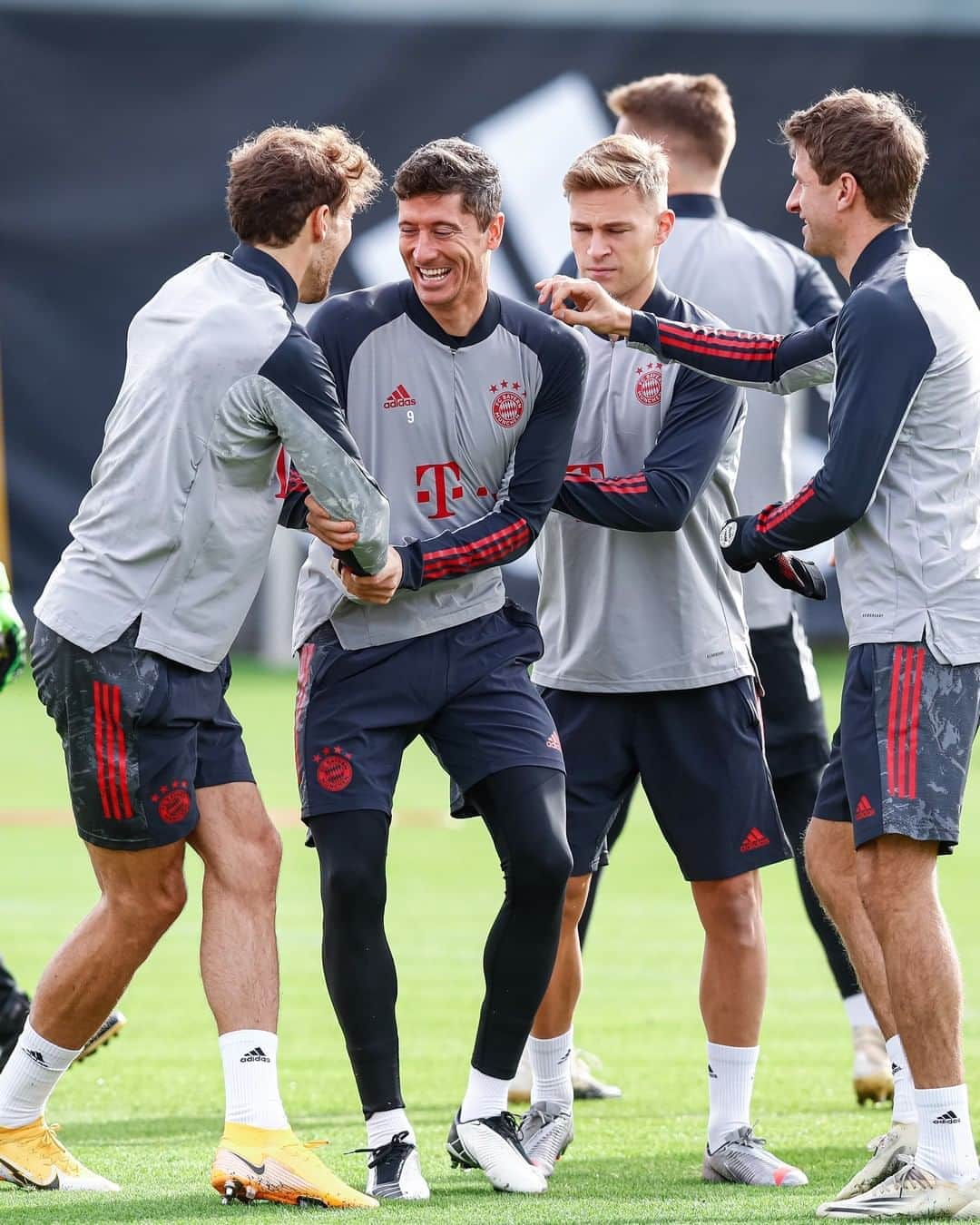 のインスタグラム：「🌟 #UCL mood! 🤩  #MiaSanMia #FCBAtleti #ChampionsLeague #FCBayern #packmas @championsleague」