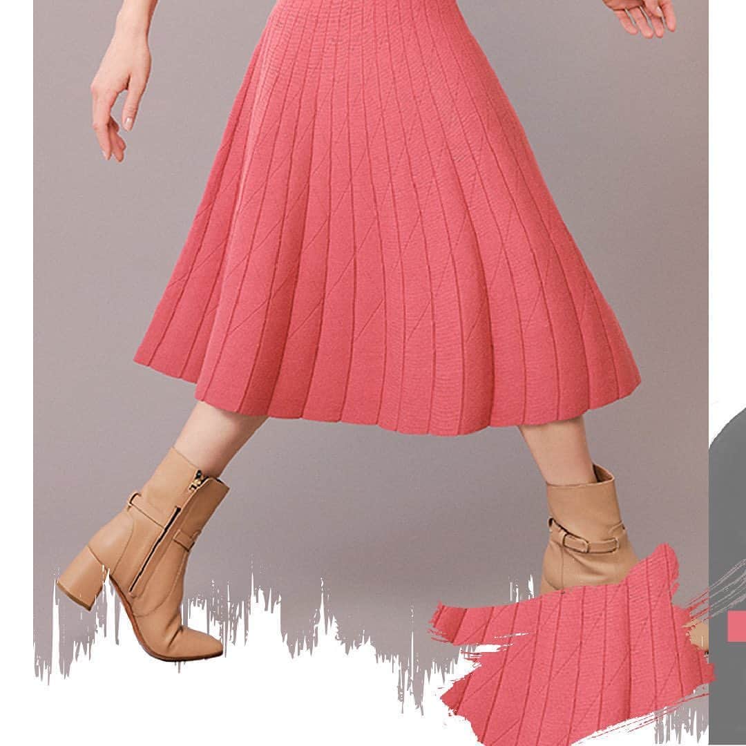 のインスタグラム：「Discover this flattering closet arranged by #ANTEPRIMA to give you the perfect set for a romantic date night. The subtle polka dots, elegant burgundy and vigorous pink are specially picked up for your selection!  #ANTEPRIMA #FW20 #FallWinter2020 #Classic #ReadyToWear #Style #Fashion #Italian #Luxury #InstaBag #Design #Lifestyle #Urban #Handcraft #アンテプリマ #패션」