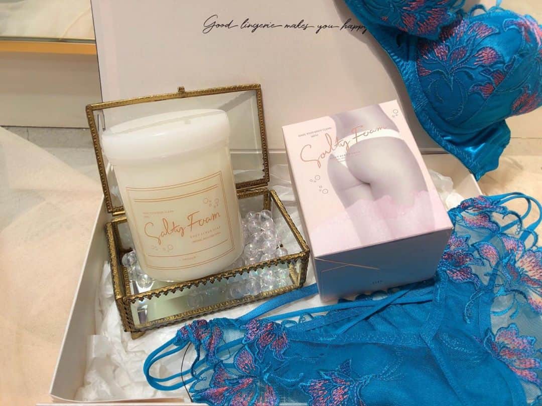 Ravijour札幌4丁目プラザ店のインスタグラム：「#onsale   泡立つ２wayスクラブ❤ #ソルティフォームコスメ  のご紹介です！ 詳しくはブログへ✈  #ラヴィジュール #ravijourstaff  #ravijour_official  #ravijoursapporo」