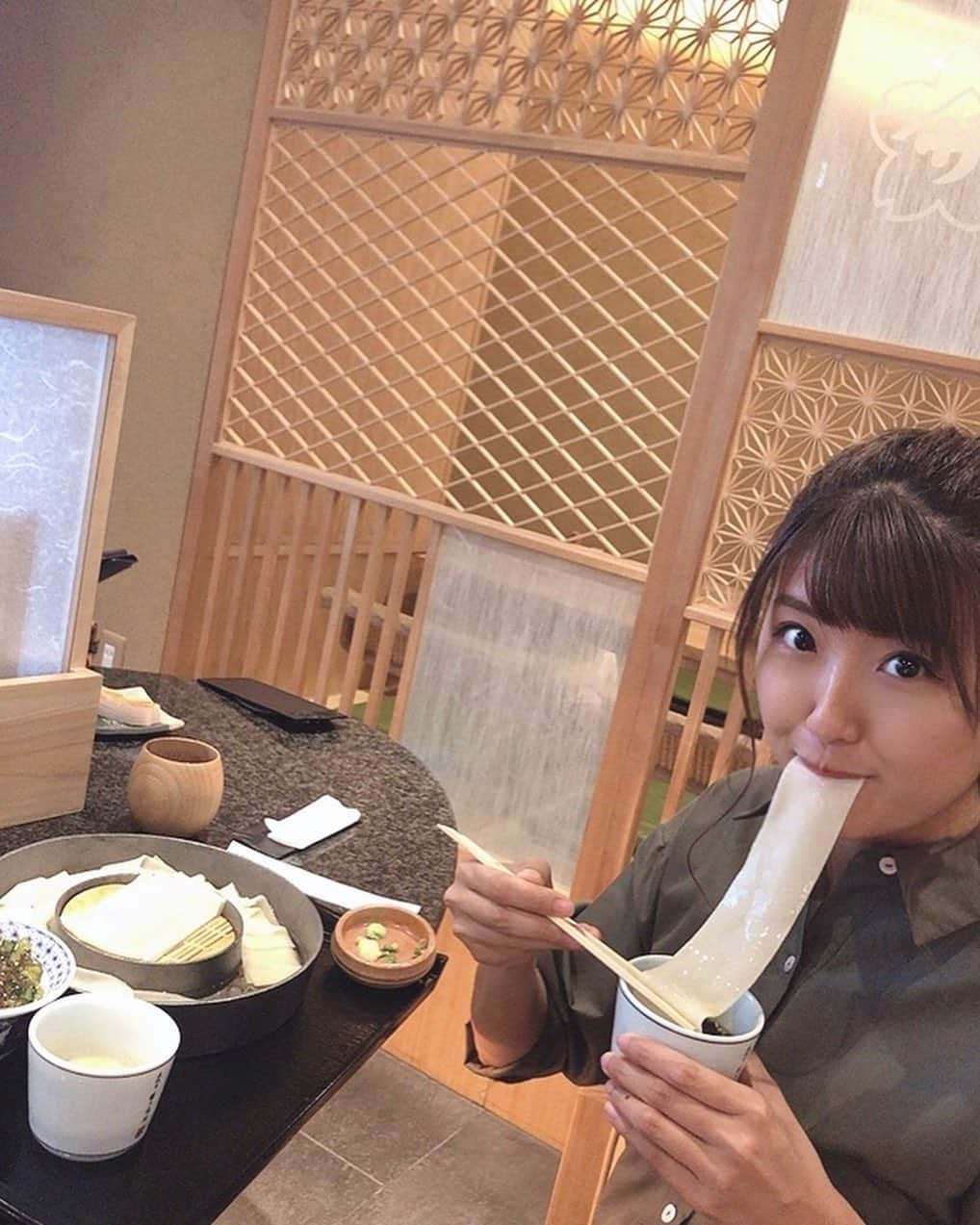 徳永千奈美さんのインスタグラム写真 - (徳永千奈美Instagram)「前日、群馬県名物の『ひもかわうどん』を食べてきました✨もう大感動✨✨✨✨麺がツルツルモチモチしていてとっても美味しかったです😋💕  最近は気温の温度差が激しいからみんな体調には気をつけてね☺️  #群馬県 #名物 #ひもかわうどん #美味しい #japanesefood  #japanesenoodle  #yummy」10月20日 20時01分 - chinami.tokunaga