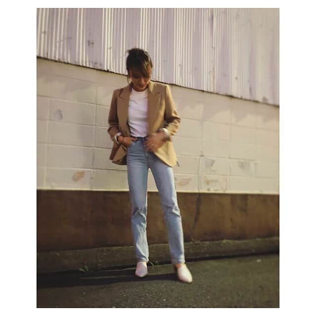 赤松悠実さんのインスタグラム写真 - (赤松悠実Instagram)「#ootd ジャケットスタイルも季節限られてくるから 今のうちに、ね😝❤️ pants: @lilyboutique_official  ジャケットのときはあえて髪の毛はラフに🙆‍♀️ ハイライトがいい感じすぎて毎日るんるん🤩💓 #fashion#私服#ジャケットスタイル#ハイライト」10月20日 20時04分 - akamatsuyuumi