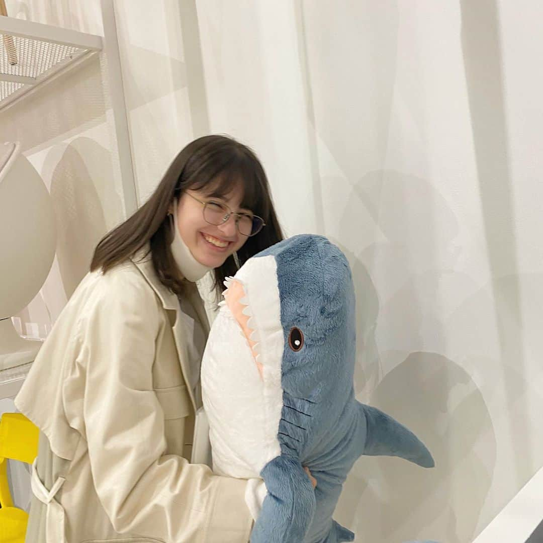 木内舞留さんのインスタグラム写真 - (木内舞留Instagram)「🦈さんとわろてる☺︎  #IKEA」10月20日 20時50分 - maru_kiuchi_official