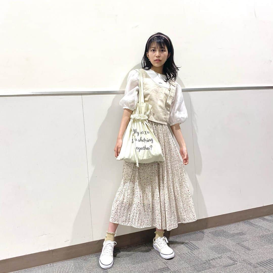 北川花音さんのインスタグラム写真 - (北川花音Instagram)「﻿ 🥞♡﻿ ﻿ tops_apres jour﻿ bustier_WEGO﻿ bottom＆socks_repipi armario﻿ shoes_VANS﻿ bag_Honeys﻿ ﻿ #コーデ　#ベージュ　#かののんコーデ　#北川花音　#ニコラ　#nicola」10月20日 20時56分 - kanon_kitagawa