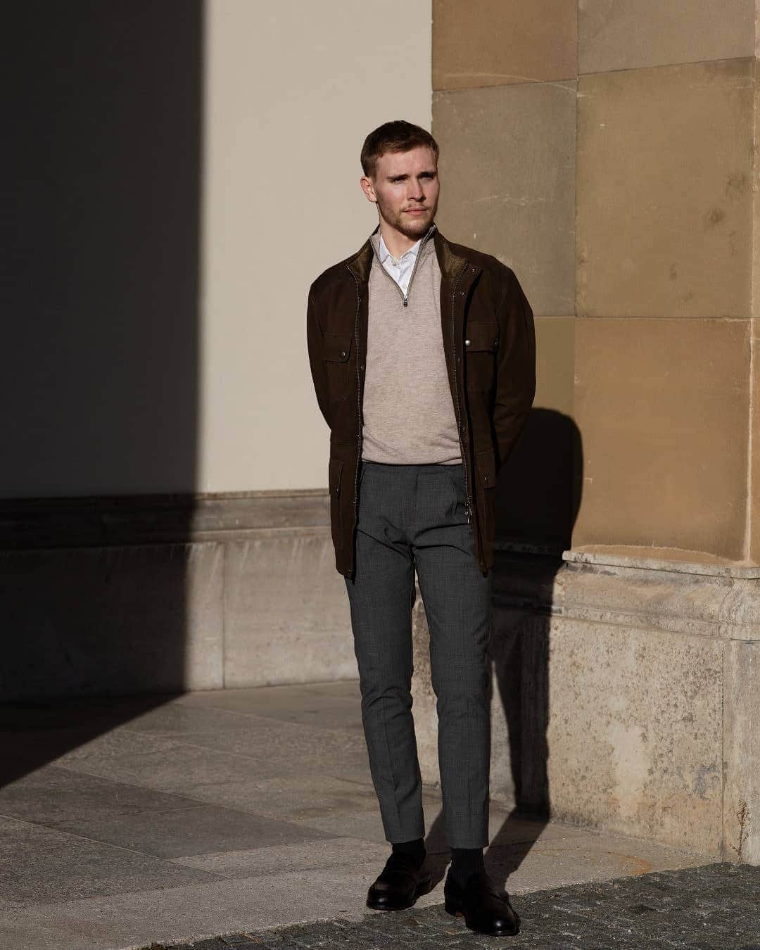 ハケットのインスタグラム：「Whatever this week has in store for you,  put your best foot forward and tackle each day with style. @fabianlueck #STAYHackett」