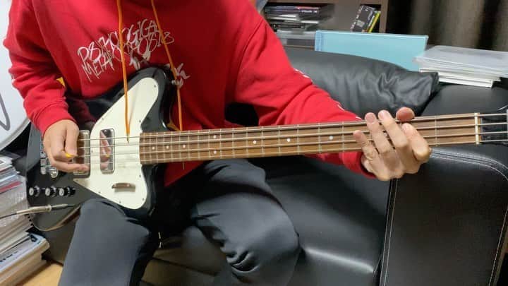 小野武正のインスタグラム：「#わしつなぎ についにゲスト登場！！！ このベースラインで何の曲かわかったらKEYTALK検定特級贈呈！！  #keytalk」