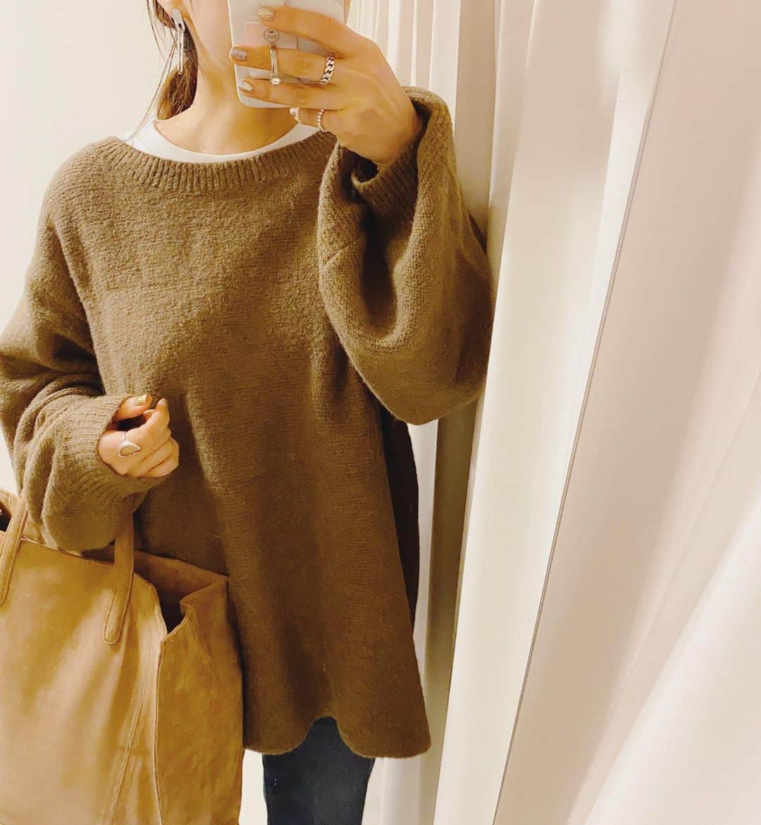 aiaiさんのインスタグラム写真 - (aiaiInstagram)「お袖のボリュームが可愛いニット🧶  @titivatejp   #titivate  #オーバーサイズルーズニット #ニット  #ニットコーデ  #セーター  コーデの詳細はブログに書いています  𖤐𖤐𖤐𖤐  #fashion#outfit#style#coordinate#instagood#ootd#pic#instapic#コーデ#コーディネート#スタイリング#プチプラコーデ#本日のコーデ#大人カジュアル#プチプラ  #カジュアル ##アラフォー #アラフォーコーデ #アラフォーファッション#ジーンズコーデ#ざっくりニット#ブラウンコーデ」10月20日 21時01分 - saltaiai
