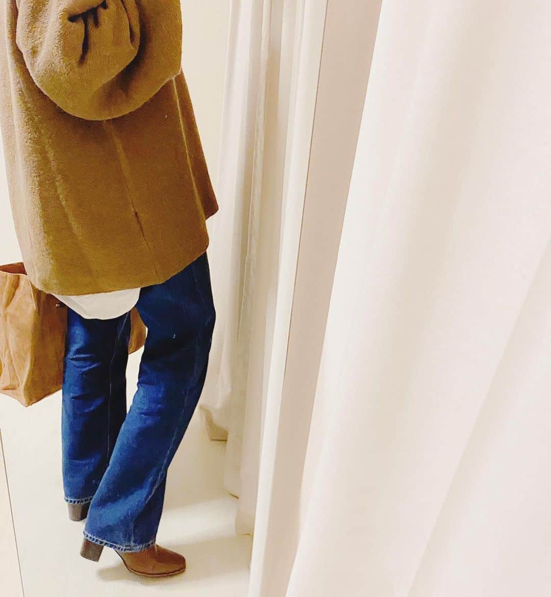 aiaiさんのインスタグラム写真 - (aiaiInstagram)「お袖のボリュームが可愛いニット🧶  @titivatejp   #titivate  #オーバーサイズルーズニット #ニット  #ニットコーデ  #セーター  コーデの詳細はブログに書いています  𖤐𖤐𖤐𖤐  #fashion#outfit#style#coordinate#instagood#ootd#pic#instapic#コーデ#コーディネート#スタイリング#プチプラコーデ#本日のコーデ#大人カジュアル#プチプラ  #カジュアル ##アラフォー #アラフォーコーデ #アラフォーファッション#ジーンズコーデ#ざっくりニット#ブラウンコーデ」10月20日 21時01分 - saltaiai