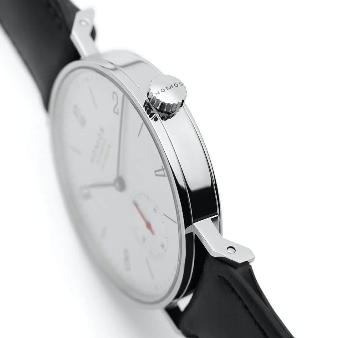 のインスタグラム：「This Tangente Tuesday, we're celebrating with an innovation on our iconic model: Tangente neomatik is powered by the revolutionary and, at only 3.2 millimeters in height, ultra-thin NOMOS caliber DUW 3001.  #nomostangente #tangente #nomos #nomosglashuette #watch #watchoftheday #watchgeek #madeingermany #wristwatch #wotd #finewatches」