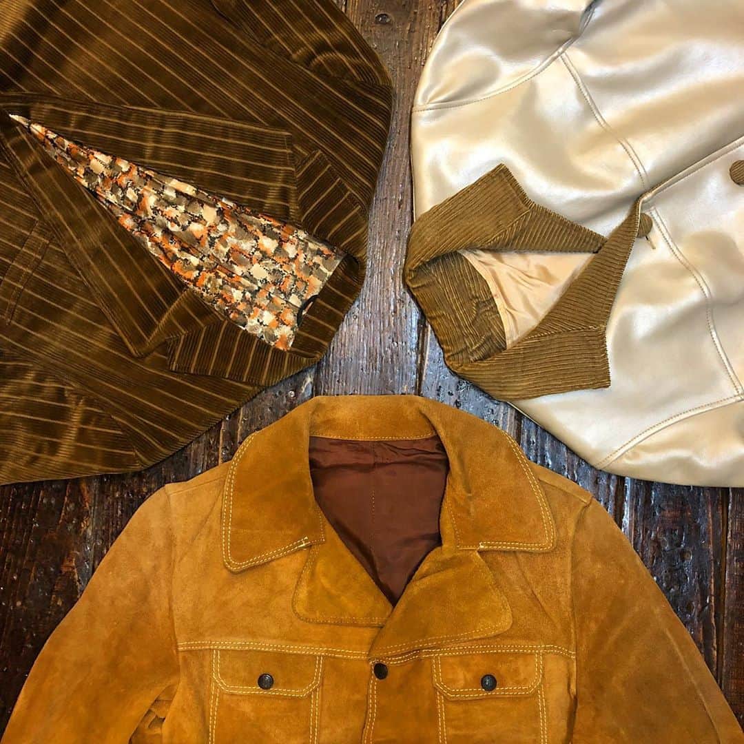 NUTTY Vintage&Collectibleのインスタグラム：「🍂AUTUMN ARRIVAL🍂  ☑︎vtg coat&jacket for women's  秋らしいコーデュロイやスウェードの ジャケットコート入荷いたしました。  いよいよ本格的に寒くなり始める10月。。  お気に入りのアウター探しを始めましょう🧥  ＊VINTAGE ONLINE STOREよりお買い求めいただけます＊  ------------------------------------ 🛍NUTTY通販について🛍 ------------------------------------- ＜ONLINE STORE＞ VINTAGE▶︎http://nutty.theshop.jp/ USED SELECT▶︎https://nuttyselect.official.ec/ （プロフィールページURLよりjump🕊） ㅤㅤㅤㅤㅤㅤㅤㅤㅤㅤㅤㅤㅤ ＜VIDEO CHAT SHOPPING＞ テレビ電話をお繋ぎして、リアルタイムでご案内いたします。詳細は過去の投稿をご覧ください。」