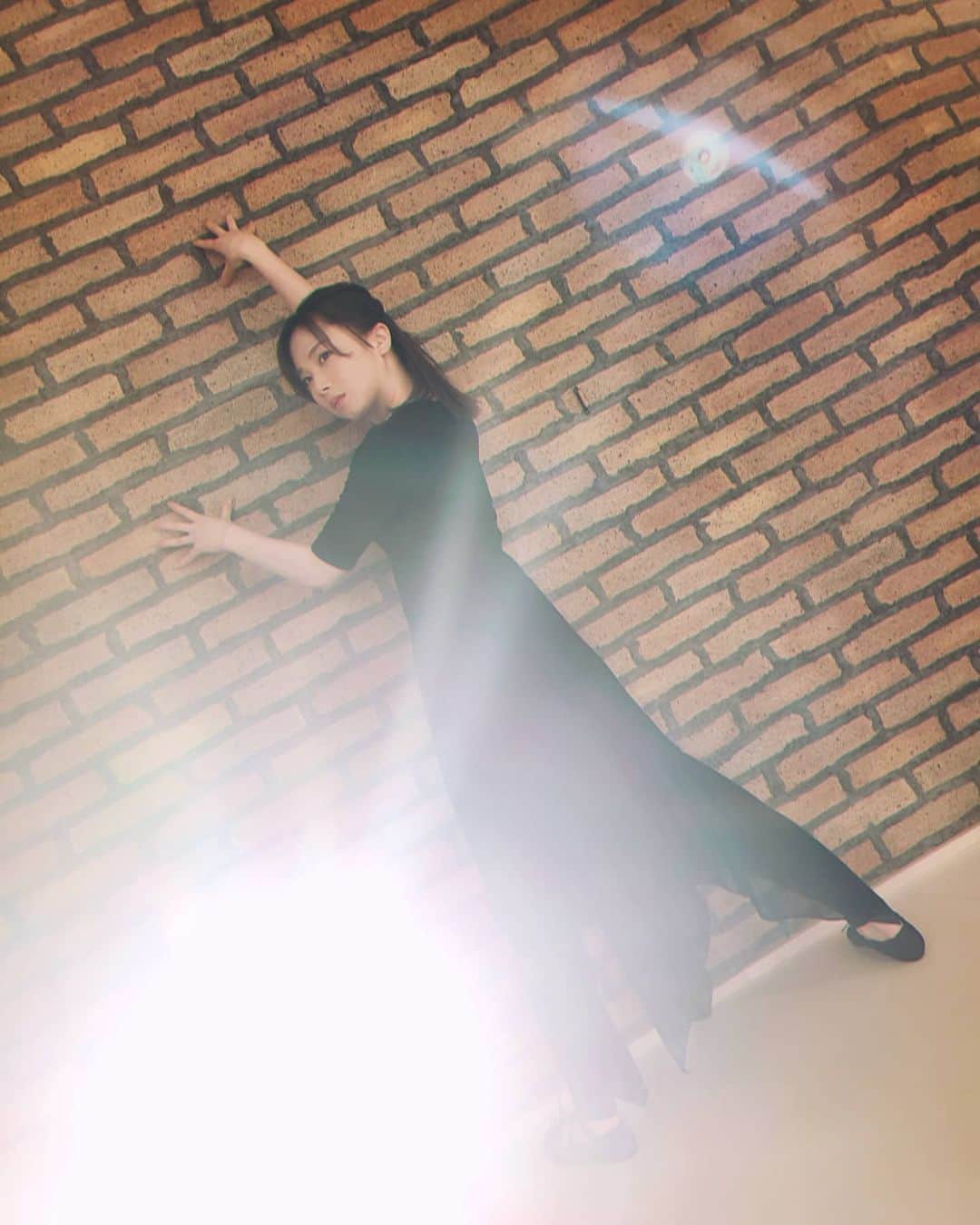 のインスタグラム：「. . . 蜘蛛の糸は出せなくても、 気合いだけで壁のぼれそうな人 . . . #どういうこと← #スパイダーマン #壁 #乗り越えていきましょう #衣装 #ダンス #dance #コンテンポラリーダンス  #contemporary  #クラシックバレエ #Classicalballet #ballet  #ハロプロダンス学園 #helloproject #morningmusume20 #モーニング娘20 #石田亜佑美」
