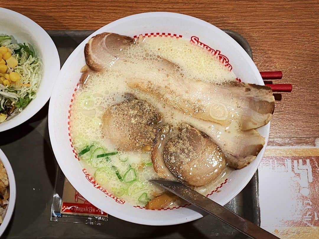 岸田メルのグルメインスタ