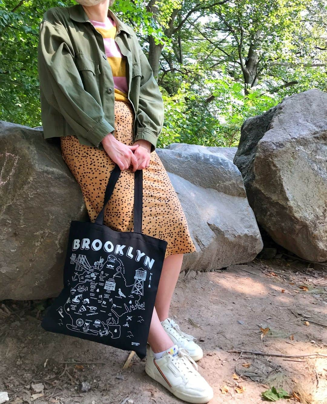 マップトートさんのインスタグラム写真 - (マップトートInstagram)「Our Black Everyday tote is well perfect for your everyday needs! .⁠ .⁠ #ShopSmall #MadeinBrooklyn」10月20日 21時30分 - maptote