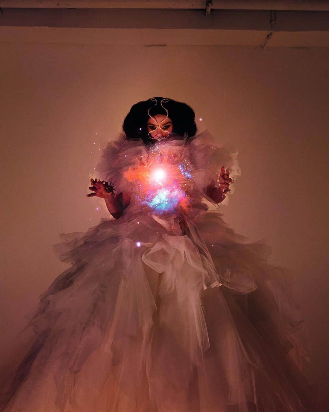 i-Dさんのインスタグラム写真 - (i-DInstagram)「Björk and Arca’s relationship has naturally evolved, it seems, from one of a maternal figure and her protege to that of equals, of sisters.⁣⁣ ⁣⁣ @bjork has described their finding of one another as the strongest musical relationship she’s had. ⁣⁣ ⁣ @arca1000000 describes it as “layered in its depth and multiplicity; simple, messy, transcendental, joyous, beguiling, sisterly, snakelike, emotional, tender, meaningful and mysterious”.⁣⁣ ⁣⁣⁣ Hit the link in bio to see Arca and Björk’s beautiful cover story and read the intimate letters they wrote to one another for i-D’s 40th Anniversary Issue.⁣⁣ ⁣⁣ On sale now at www.i-dstore.co⁣⁣⁣ 🛒⁣⁣⁣⁣⁣⁣⁣⁣⁣ ⁣⁣⁣⁣⁣⁣⁣⁣⁣ [The 40th Anniversary Issue, No. 361, Autumn 2020]⁣⁣⁣⁣⁣⁣⁣⁣⁣⁣⁣⁣⁣⁣⁣ ⁣⁣ Handwriting by Futura 20000 @futuradosmil⁣⁣  .⁣⁣ .⁣⁣ .⁣⁣ Text @frankie__dunn⁣⁣ Photography @mertalas & @macpiggott⁣⁣ Styling (Arca) @aikamoshita⁣⁣ Styling (Björk) @eddagud⁣⁣ Editor in Chief and Creative Director @alastairmckimm⁣⁣⁠⁣⁣ Creative Direction, Art Direction and Editorial Design @LauraGenninger @Studio191ny⁣⁣ Hair and make-up (Arca) @mr.davidlopez at Esther Almansa using Fenty beauty.⁣⁣ Hair (Björk) @katasif using KEVIN.MURPHY.⁣⁣ Make-up (Björk) @sunnabjorkmakeup using Pat Mcgrath Labs Mothership VI. ⁣⁣ Nail technician (Björk) Lyn Nguyen.⁣⁣ Executive Production by Leonard Cuinet at April Production.⁣⁣ Production (Arca) Mamma Team. ⁣⁣ Production (Bjork) Vidar Logi.⁣⁣ Casting director @samuel_ellis for DMCASTING. ⁣⁣ Björk wears Dress @maisonvalentino Haute Couture. Nosepiece  @james.t.merry. Necklace @schiaparelli. Rings @_staskauskas. 3D Nails @eichimatsunaga and @tomonyan55.⁣⁣ Arca wears Dress @stephanieuhart⁣⁣ #Legacy #Bjork #Arca」10月20日 21時25分 - i_d