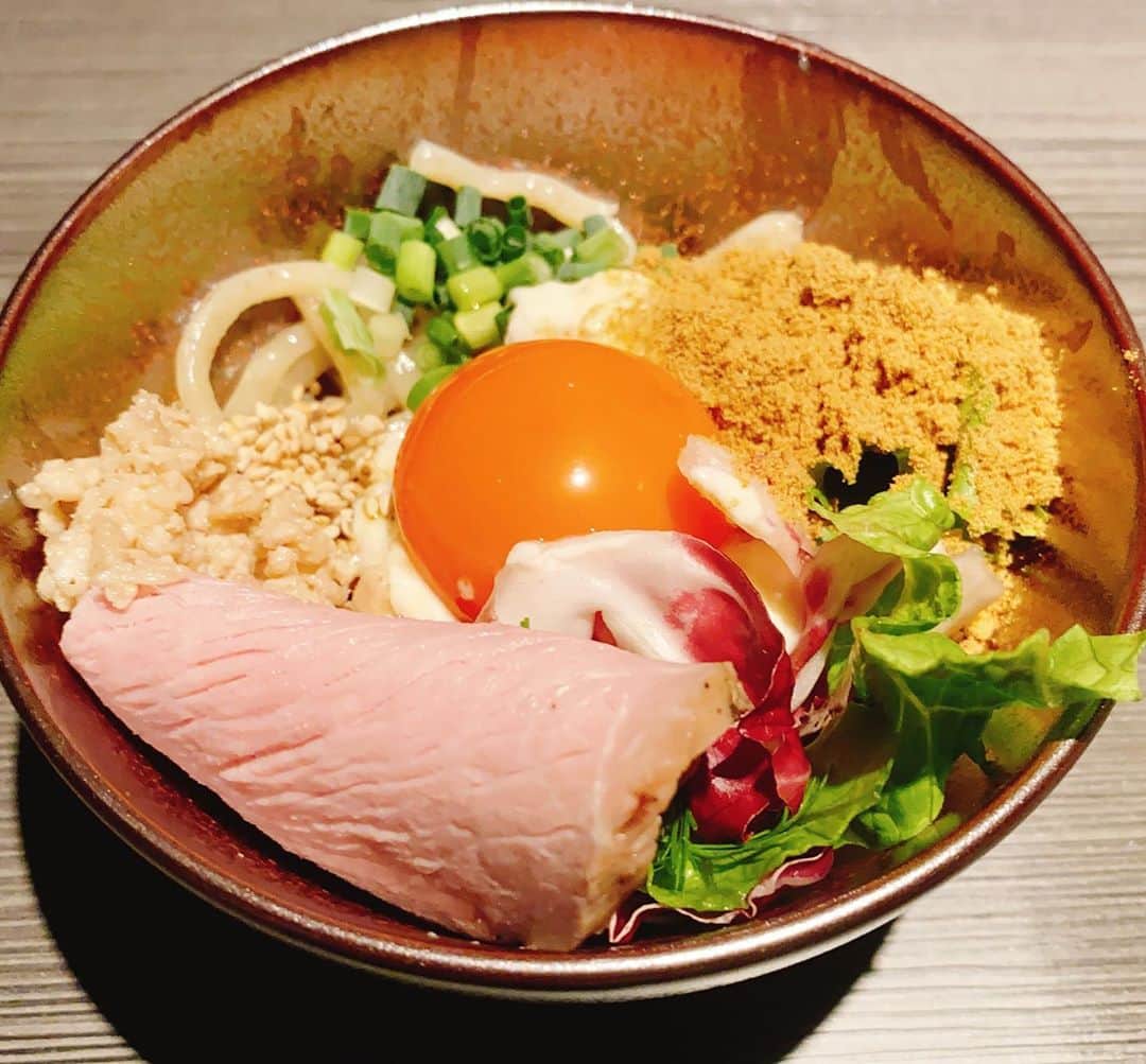 本間昭光のインスタグラム：「最高な混ぜそば😊」
