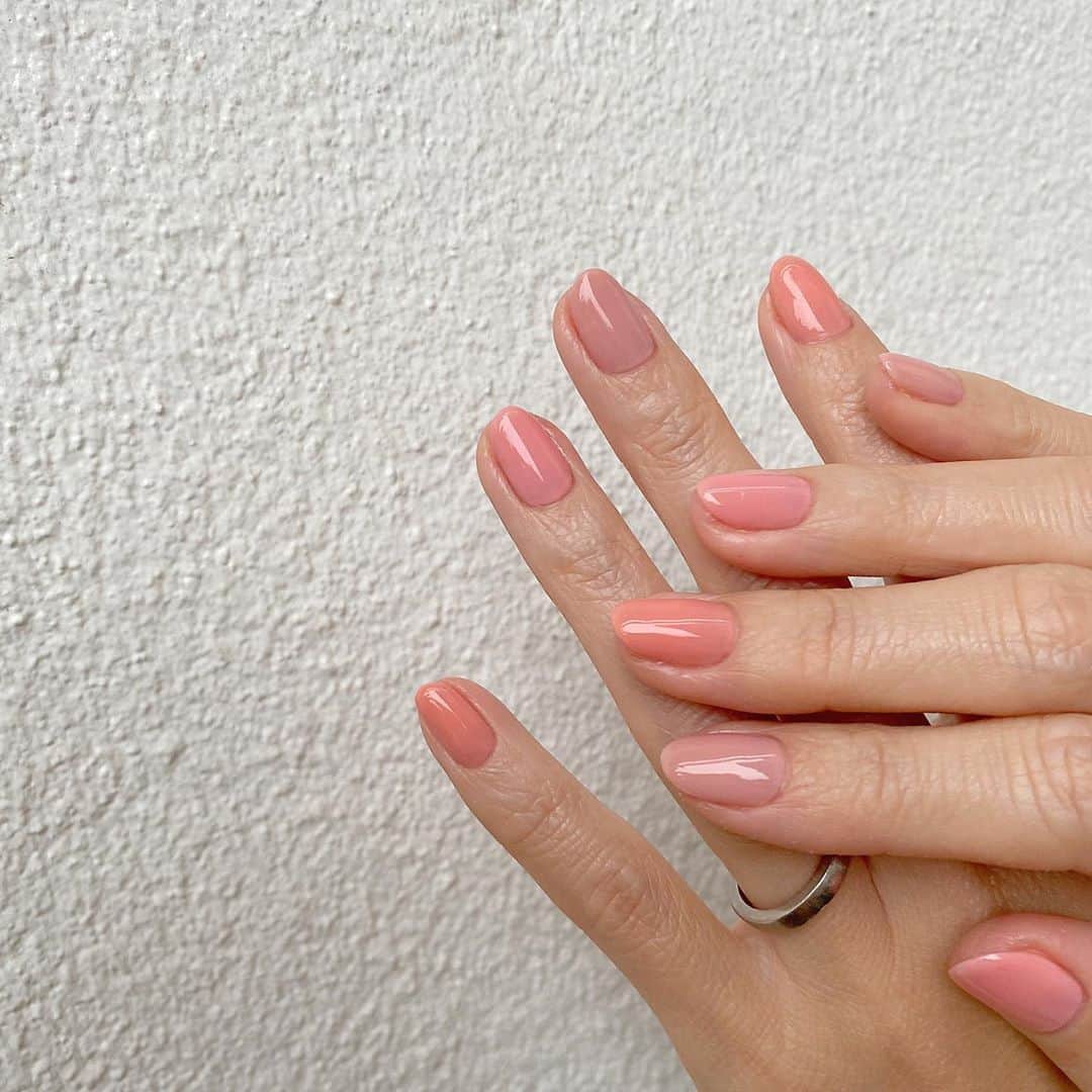 Kana Kobayashiさんのインスタグラム写真 - (Kana KobayashiInstagram)「ピンクとピンクとピンク！！ #pink #nails #シンプルネイル #ワンカラーネイル #ピンク #ネイル」10月20日 21時58分 - anela_kana