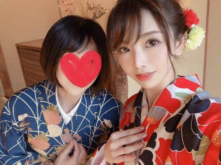 朝比奈果歩さんのインスタグラム写真 - (朝比奈果歩Instagram)「二年坂にある京町家なスタバ☕️ お座敷のあるスタバで新鮮だった 、 、 、 、 母に映え写真撮らせる娘（笑） 、 、 #スタバ #京都 #カフェ #ポートレート #着物 #レンタル着物 #写真 #自撮り #セルフィー #セルカ #母娘旅  #starbucks #cafe #kyoto #kimono #rentalkimono #portrait #photography #selfie #selca  #拍照 #照片 #사진 #촬영 #模特 #车模 #모델촬영 #自拍 #셀카 #셀피」10月20日 22時00分 - kaho_asahina