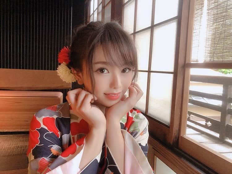 朝比奈果歩のグルメインスタ