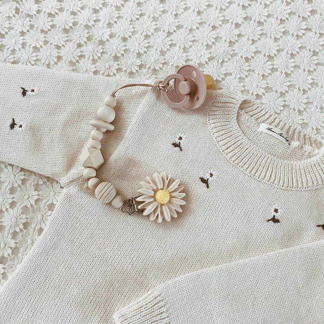 yuiのインスタグラム：「Margaret & Daisy🌼 このお花が好きで、ついつい集めてしまいがち。 娘が生まれた春のお花。」