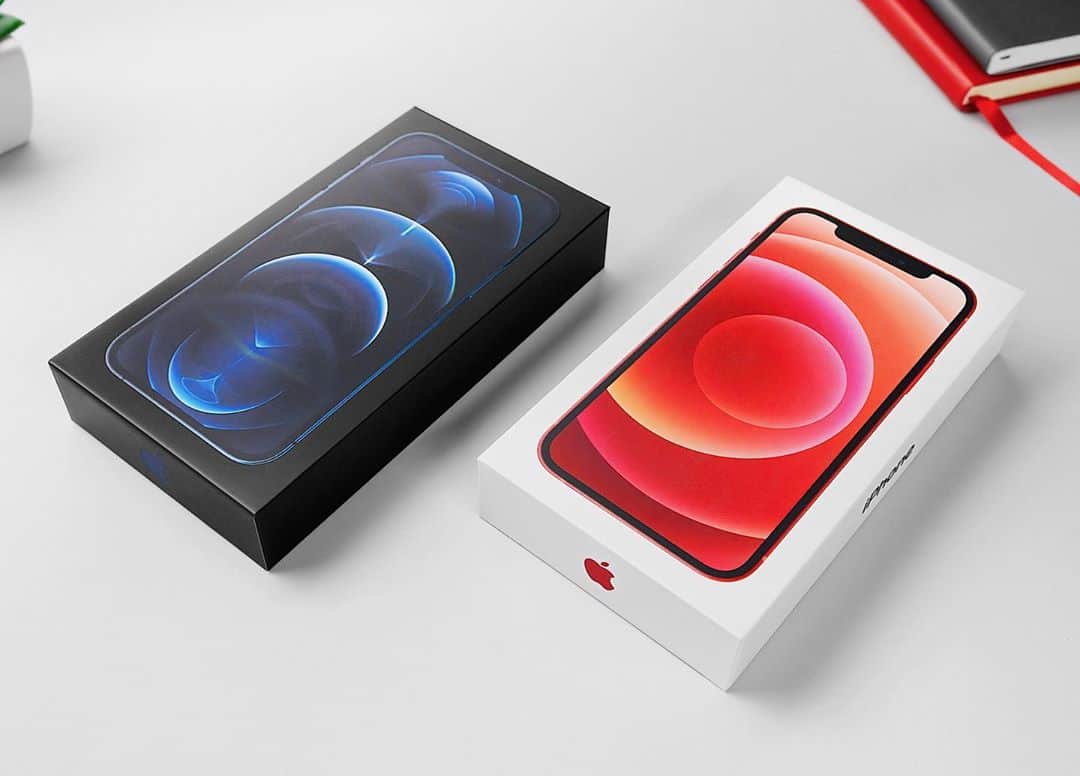 マーケス・ブラウンリーのインスタグラム：「The new iPhone 12 unboxing experience. Video is up on the channel, with more coming soon! 👀」