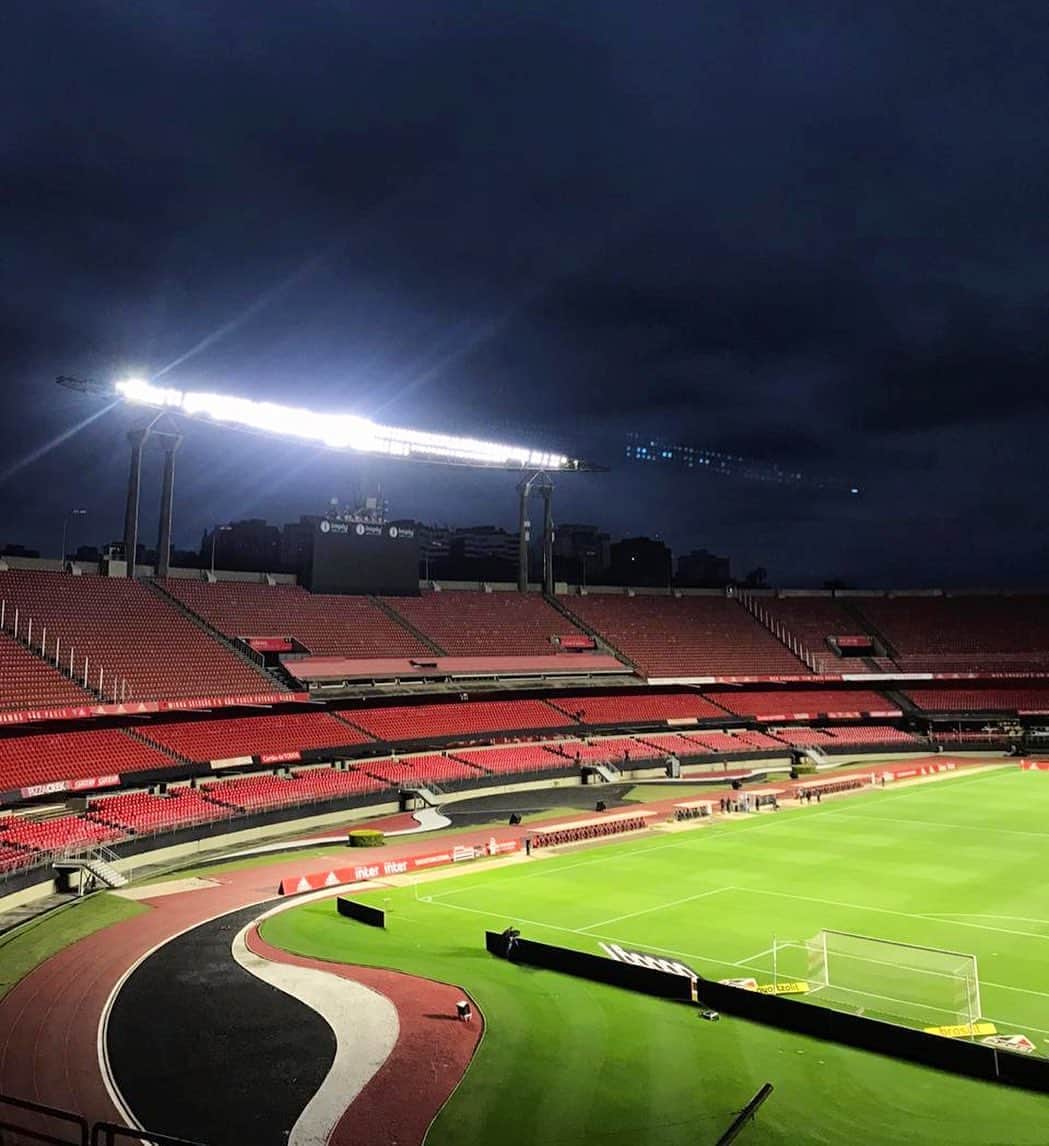São Paulo FCさんのインスタグラム写真 - (São Paulo FCInstagram)「Com o São Paulo, hoje e sempre! ⠀⠀⠀⠀⠀⠀⠀⠀⠀ ⚽ São Paulo x Binacional-PER 🏟 Morumbi ⏰ 21h30 🏆 Copa Libertadores ⠀⠀⠀⠀⠀⠀⠀⠀⠀ 📺 Fox Sports ⠀⠀⠀⠀⠀⠀⠀⠀⠀ #DiaDeTricolor #VamosSãoPaulo 🇾🇪」10月20日 22時03分 - saopaulofc