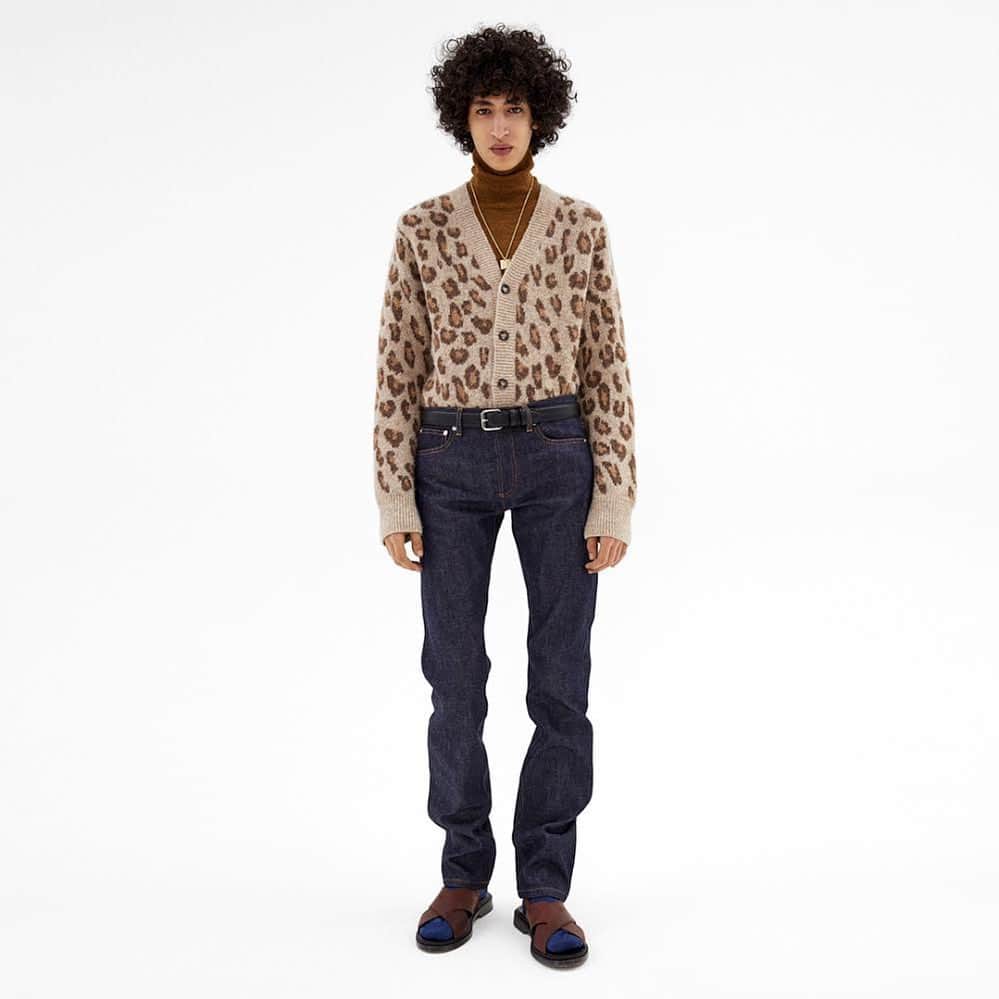 アーペーセーのインスタグラム：「A.P.C. F/W 2020⠀ ⠀ Bilel is wearing the Dundee jumper in heather beige, the Erika waistcoat with the Petit Standard jeans. As accessories, the Paris belt in black and the Nolan necklace available in silver.⠀ ⠀ Available in stores and at apc.fr⠀ ⠀ #APC #APCFW20 #Paris」