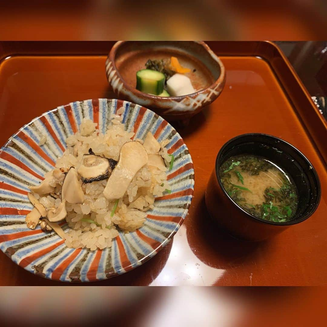 田中悦子さんのインスタグラム写真 - (田中悦子Instagram)「昨日のディナー🍽⠀ 六本木の 澤いちさんで❣️ 初めて伺いましたが、 さすが有名店❣️ どのお料理もとても美味しくいただきました😋⠀ ⠀ 器や盛りつけも美しい💕⠀ ⠀  日本酒、ワイン、シャンパンと 飲み過ぎてしまいました😂😅⠀ ⠀  #六本木 #澤いち #懐石料理 #会席料理 #和食⠀ #旬の食材」10月20日 22時34分 - etsuko.reborn25