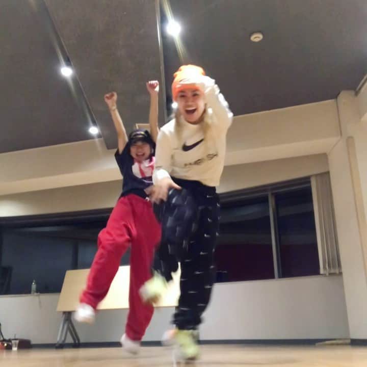 のインスタグラム：「🔥RUNNIN / @21savage @metroboomin  #SAVAGEMOOD2 💎  after rhsl with my lil sis @reina_queenme 👧🤘 #RHT🏆 choreo: #riehata」