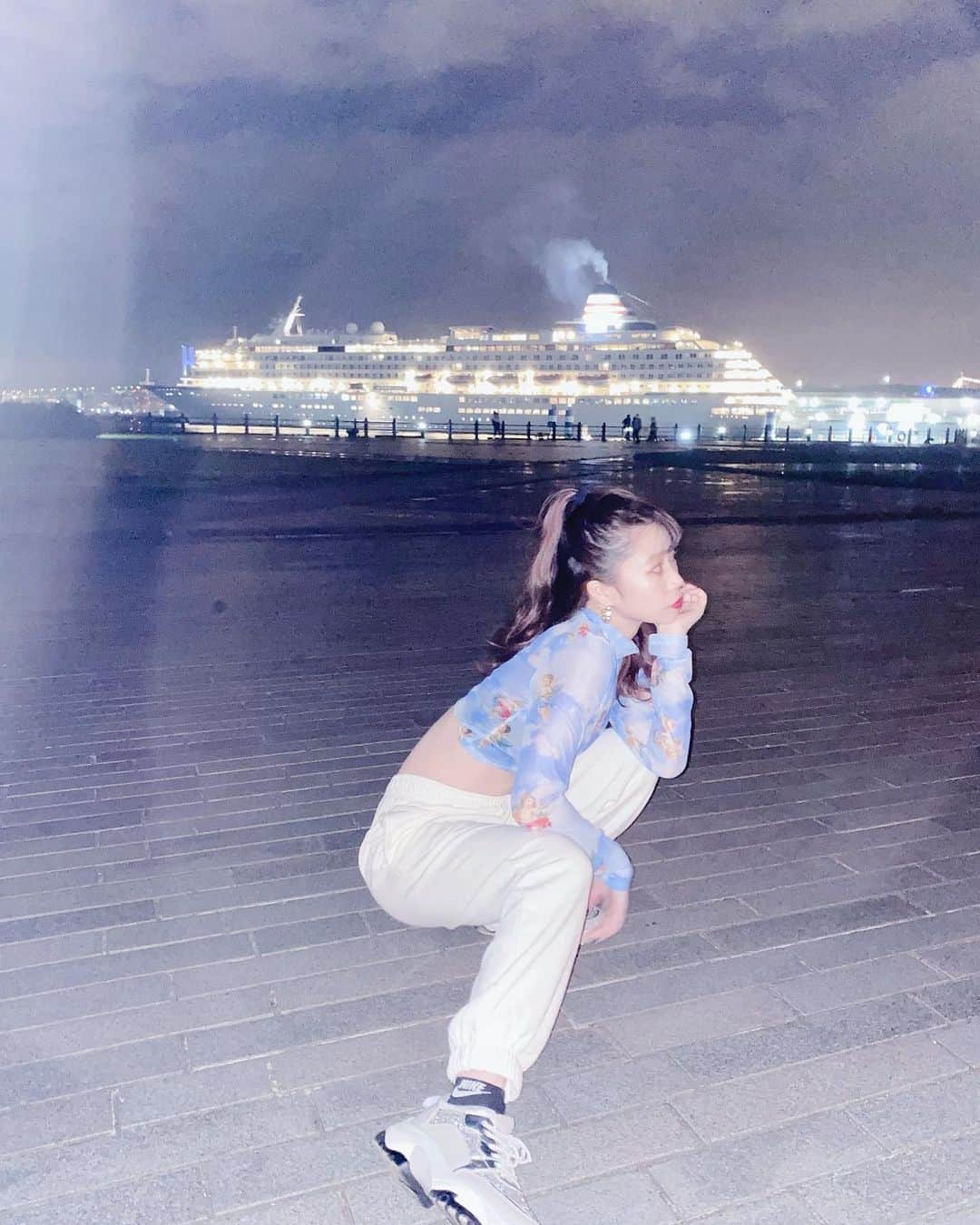 柏元萌華のインスタグラム：「治安悪め🌠笑  #赤レンガ#横浜」