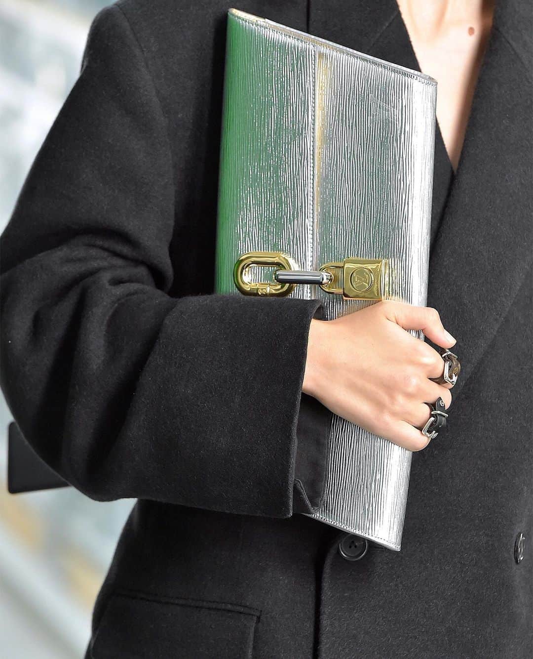 のインスタグラム：「Accessories on lock at @louisvuitton. 🔒 Photo by @gettyimages at #PFW」