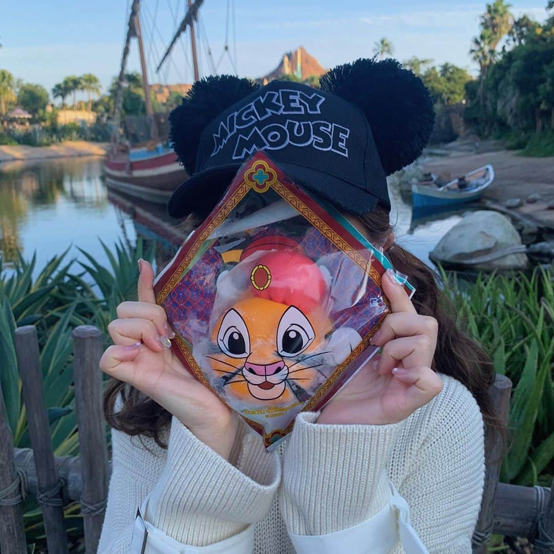 平野友里（ゆり丸）さんのインスタグラム写真 - (平野友里（ゆり丸）Instagram)「❤︎  #tokyodisneysea 🚢⚓️❤︎  わ~い🥺本当に久しぶりに行けたよ😭 しあわせだった~！最高🥺✨✨✨ いくつになってもここは本当に 夢の国だよね🥺💗 だいすき❤︎  ・ ・ ・ ・  #東京ディズニーリゾート  #東京ディズニーシー  #ディズニーシー  #tds #tdsディズニー写真部  #アラビアンコースト #アラジン #ディズニーカチューシャ  #ディズニーフード #インスタ映え #フォトジェニック #いいね #いいね歓迎」10月20日 23時04分 - yurimaruchan___