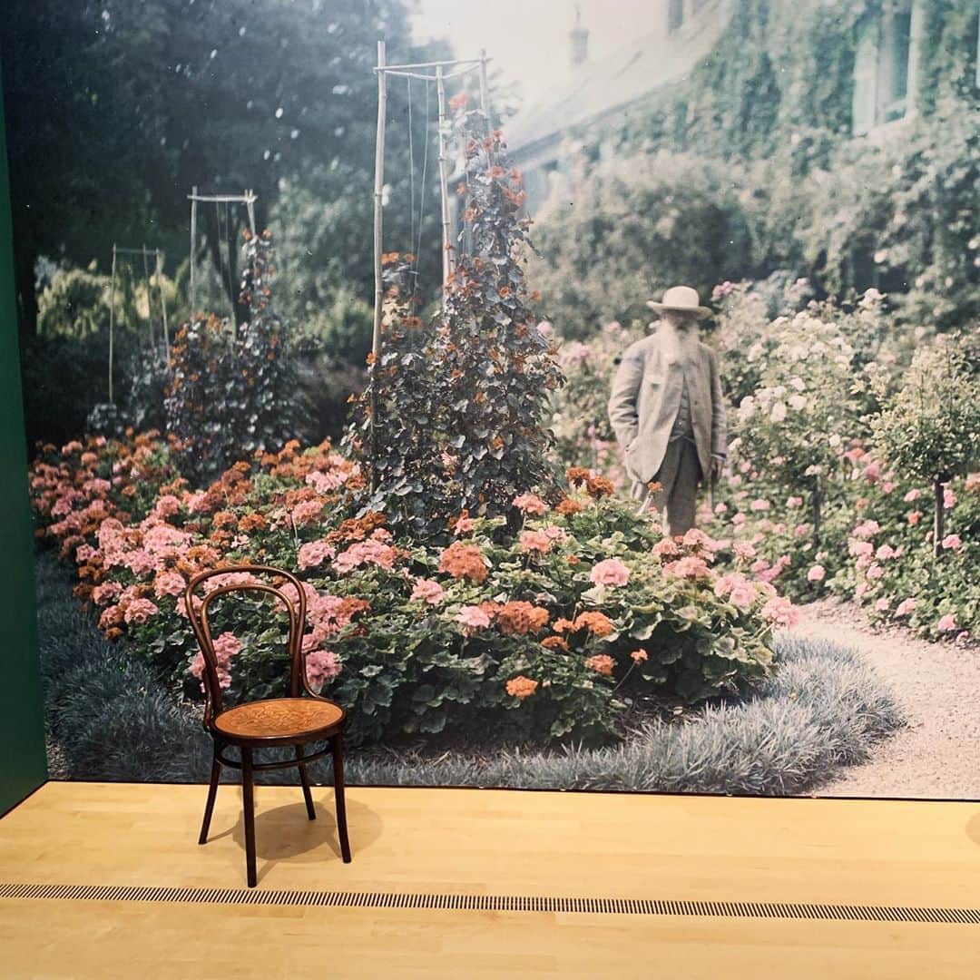赤坂由梨のインスタグラム：「ㅤㅤㅤ ㅤㅤㅤ 念願の @polamuseumofart へ。 去年 行こうとした際は入れ替えの時期で休館だったので 今回すごくすご〜く楽しみだった…！ㅤㅤㅤ しかも展示が大好きなモネとマティス💐！！ㅤㅤㅤ  2人が好きなものを一つずつ 一つずつ集めて作りあげた 楽園の世界に思う存分浸ってきました…  コレクション企画も遊歩道も美術館自体もとっても素敵だったので これからも定期的に訪れたい場所になりました💫ㅤㅤㅤ  #ポーラ美術館 #polamuseumofart #箱根 #仙石原 #モネとマティス #クロードモネ #アンリマティス #ルノワール #レースの帽子の少女 #art #museum」