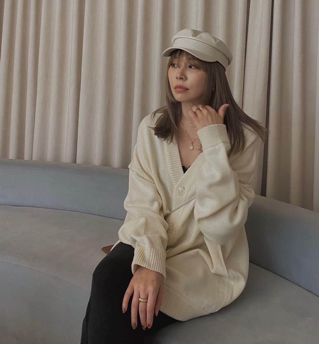 アシュリさんのインスタグラム写真 - (アシュリInstagram)「Which hat do u like most? 👒 also, unrelated to this post but I uploaded a new video! Link in bio 💚」10月20日 23時38分 - ashleybchoi