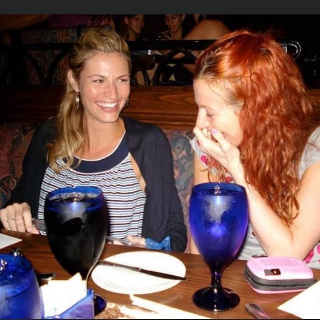 エリン・アンドリューズのインスタグラム：「NO ONE makes me laugh harder! Love you @kendraandrews Happy Birthday」