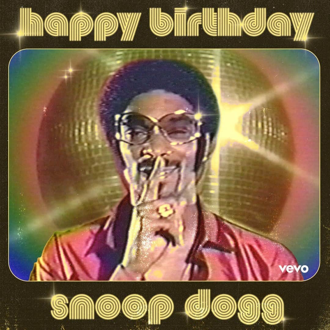 のインスタグラム：「A big shoutout to uncle @SnoopDogg on his born day. Celebrate the West Coast legend with his playlist featuring “Gin And Juice,” Sensual Seduction” and more!  ⠀⠀⠀⠀⠀⠀⠀⠀⠀ ▶️[Link in bio] #SnoopDogg」