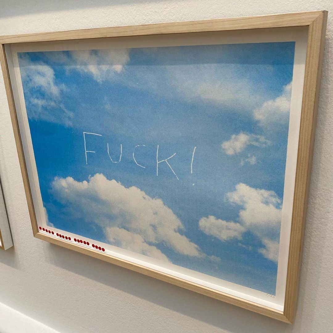 メラニー・サイクスさんのインスタグラム写真 - (メラニー・サイクスInstagram)「Ummmm a very popular print in the @eileen_cooper_ra room! I want that one 😂 #fuckdiary #indiamackie #screenprint ❤️💫 @royalacademyarts #inanutshell 🔴🔴🔴🔴🔴🔴🔴🔴🔴🔴🔴🔴🔴🔴🔴 #summernotsummer #fuck!」10月21日 0時02分 - msmelaniesykes