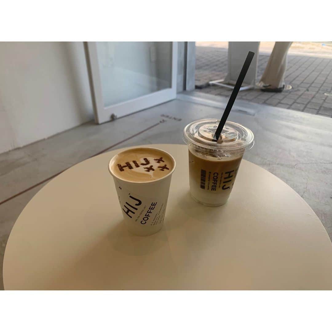 大井智保子さんのインスタグラム写真 - (大井智保子Instagram)「ＨＩＪ ＣＯＦＦＥＥ　✈︎ 比治山?て思ったけど、'広島Japan'からとったそうです☕︎ . 本通りから少し入ったところにあって 気軽にサクッとにちょうどいい コーヒー屋さんでしたよ♡ . ホットカフェラテに「フライト ¥50」でラテアートにしてもらえます♪ . . #広島カフェ #広島コーヒー #広島coffee #コーヒースタンド #広島珈琲 #広島コーヒースタンド #hij #ラテアート #caffèellatte #coffee #cafe #newopen #本通 #広島本通カフェ#広島本通りカフェ」10月21日 0時03分 - chihokoi