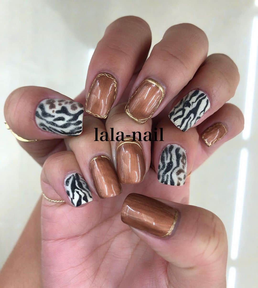 ETSUKOのインスタグラム：「リアルファーネイル🐆🦓 見た目はふわっふわ質感はザラザラw 可愛いの出来た😆  mynail 変えました❤️❤️❤️❤️」