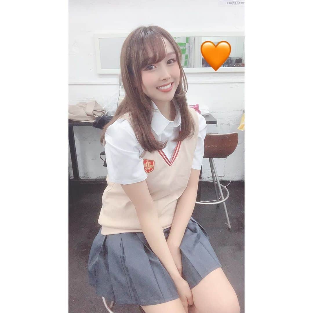 小池ジョアンナのインスタグラム：「本日 #るなフェス 出演させて頂きました！😆🧡  ハロウィンパーティーということで、、  #とある科学の超電磁砲 #御坂美琴 ちゃんの制服コスプレしました🧙‍♀️🎶  本日の終演後のサイン入りチェキを、 10月21日12:00〜  BASEの小池ジョアンナ OFFICIAL WEB STOREより販売します🌟  プロフィールTOPから飛べます🐥  是非getしてくださいね〜🧡  #costume #costumeplay #cosplay #cosplayer #cosplaygirl #制服 #制服女子 #制服コスプレ #小池ジョアンナ #toarukagakunorailgun #cosplayphotography #cosplaying #happyhalloween🎃 #halloweencostume」